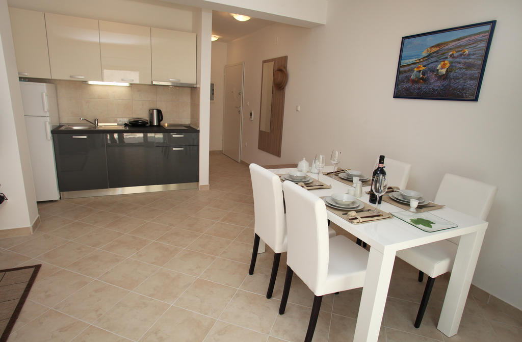 Villa Iris Apartments セゲット・ヴラニツァ エクステリア 写真