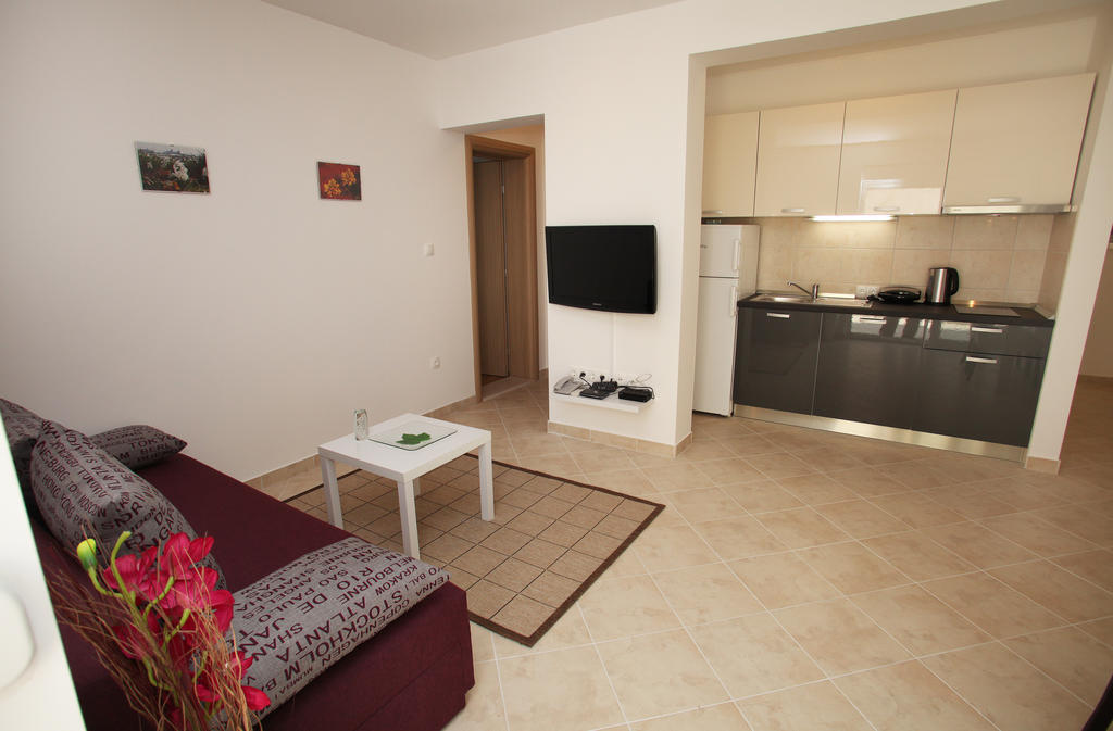 Villa Iris Apartments セゲット・ヴラニツァ エクステリア 写真