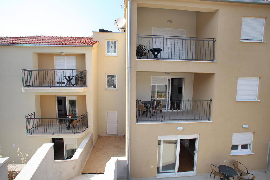 Villa Iris Apartments セゲット・ヴラニツァ エクステリア 写真